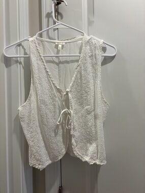 White Eyelet Tie-Front Sleeveless Blouse - Feminine Summer Top